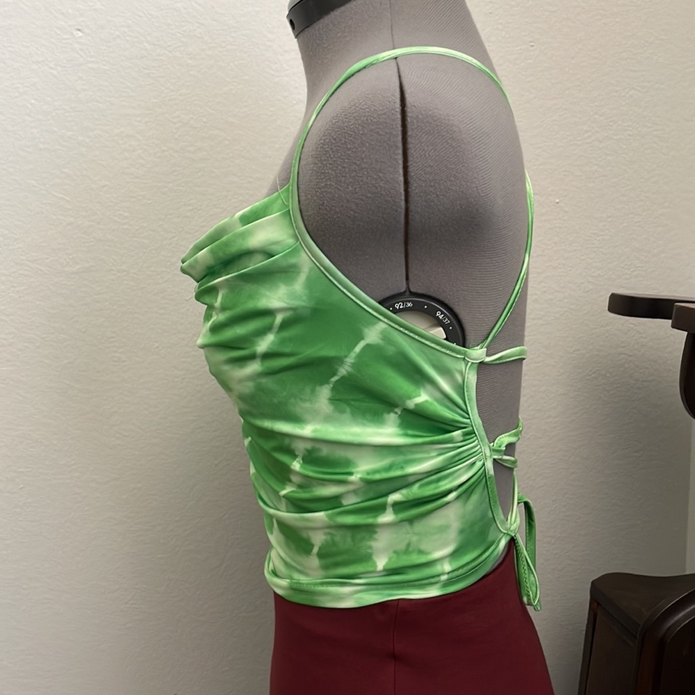 Funky Backless Cropped Top - Picture 2 of 5